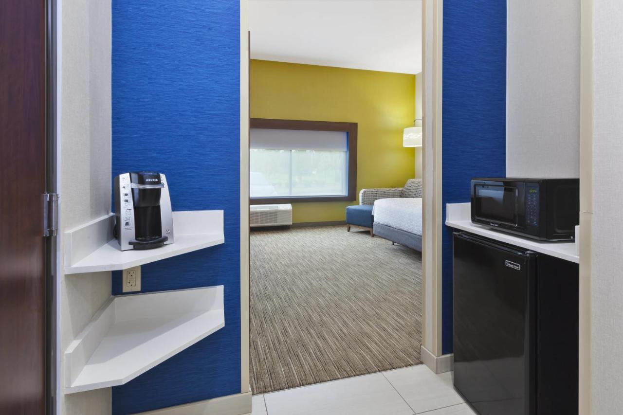 Holiday Inn Express & Suites - Painesville - Concord By Ihg Dış mekan fotoğraf