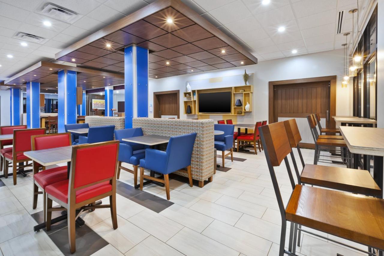 Holiday Inn Express & Suites - Painesville - Concord By Ihg Dış mekan fotoğraf